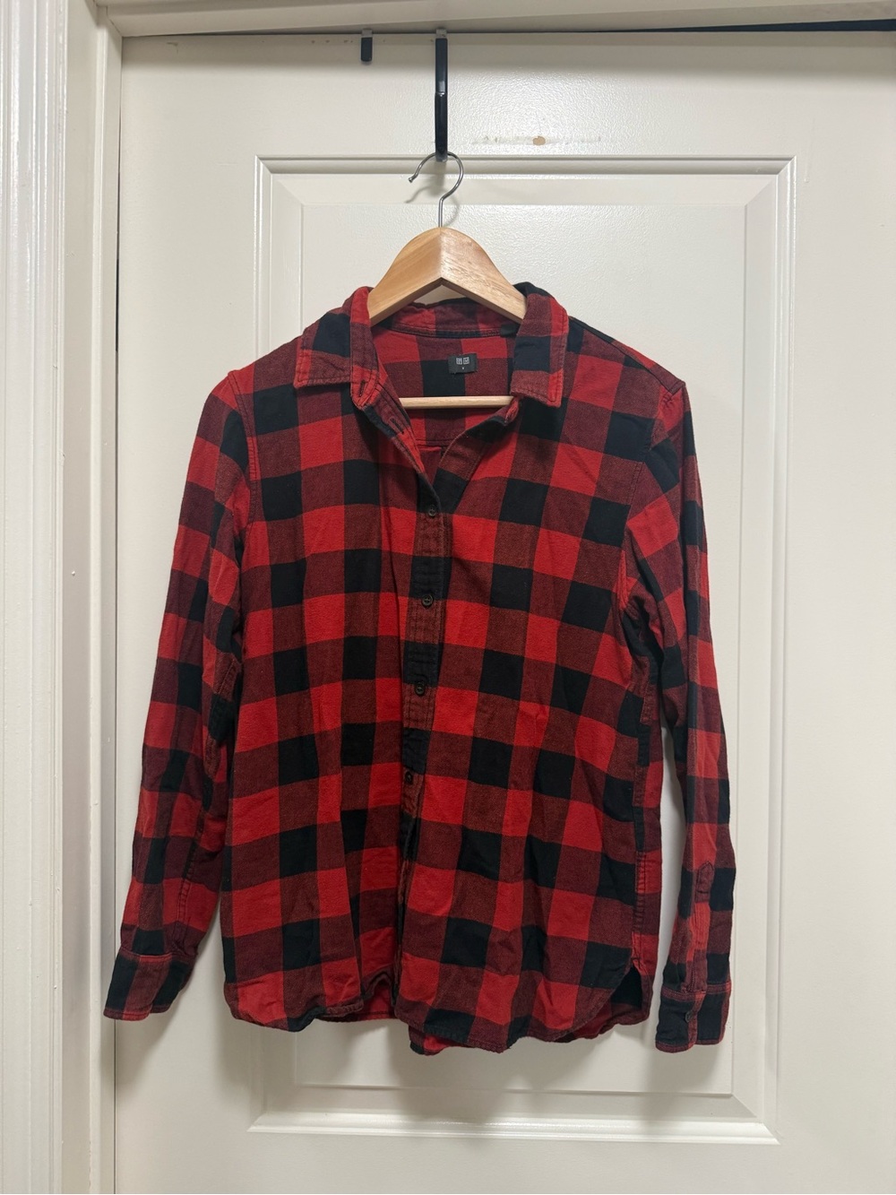 Uniqlo Women’s Red & Black Buffalo Plaid 100% Cotton Flannel Shirt